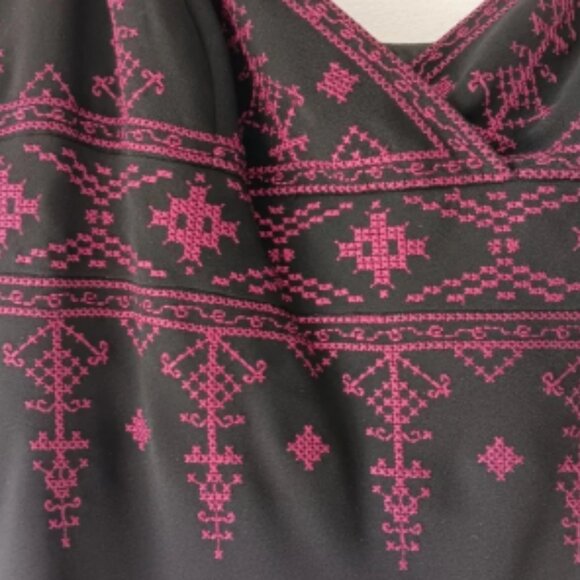 Jones New York Fit & Flare Spaghetti Strap Black Dress, Pink Embroidery, Size 6 - Picture 3 of 6